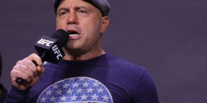 Joe Rogan auf der Bühne