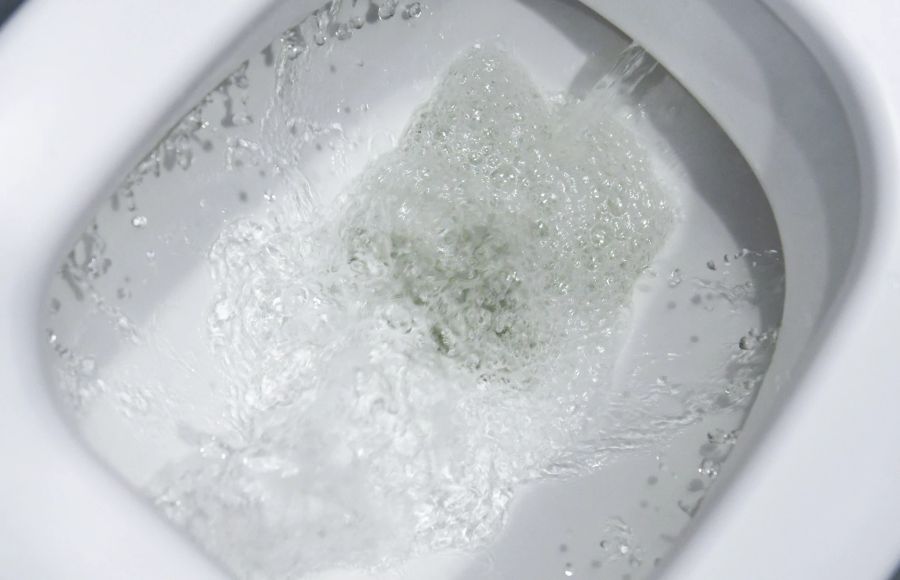 Toilette offen Wasser Spülung