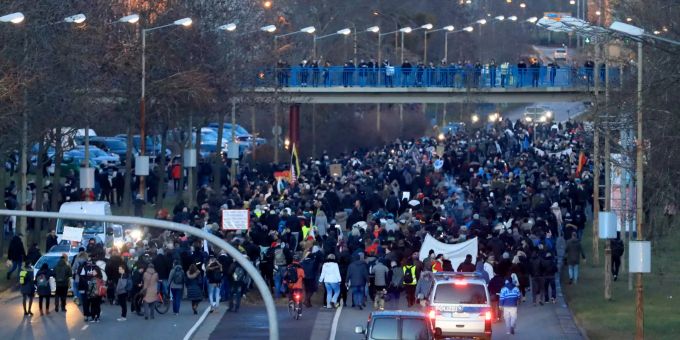 Tausende anwesend - Erneute Corona-Demos in ganz Deutschland