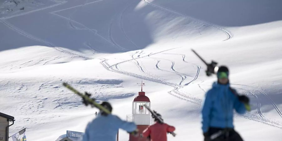 Neu beteiligt sich die Walliser-Skischule an der Ausbildung und verpflichtet die Lehrer im Gegenzug während drei Jahren. (Symbolbild)