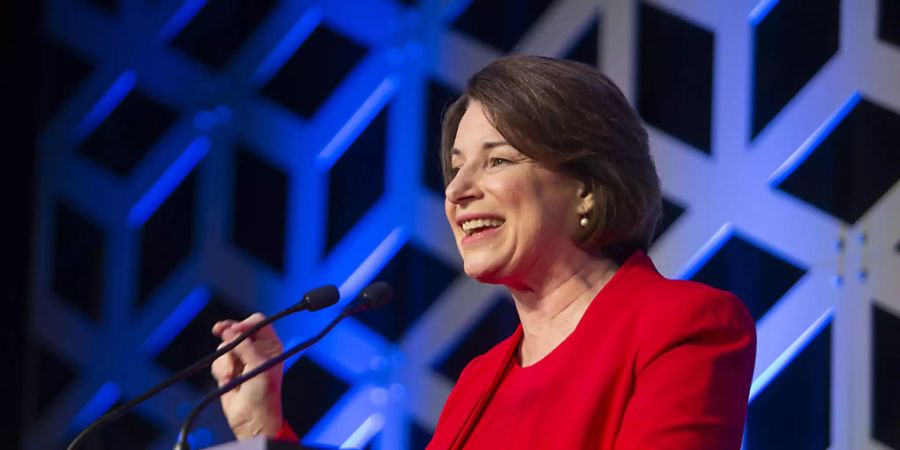 Die demokratische US-Senatorin Amy Klobuchar steigt laut US-Medien aus dem Präsidentschaftsrennen aus. (Archivbild)