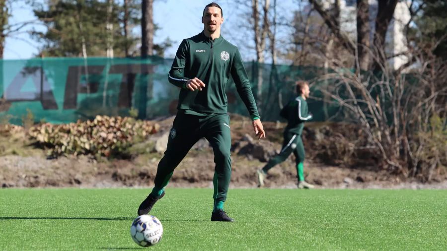 Zlatan Ibrahimovic beim Training mit Hammarby IF.