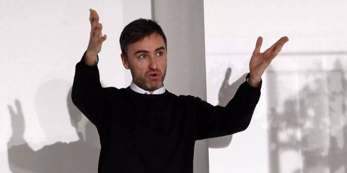 Raf Simons wird der erste Co-Kreativdirektor bei Prada. Raf Simons