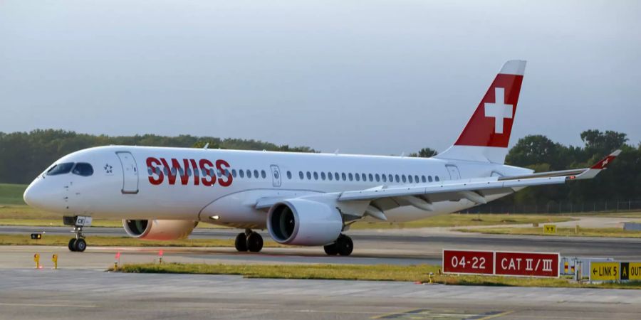 Ein Airbus A220 (Bombardier CS100 HB-JBD) der Swiss.