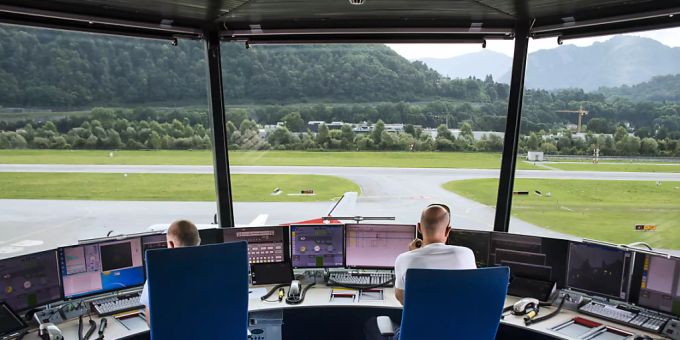 Blick aus dem Tower am Flughafen Lugano-Agno im Bezirk Lugano. (Archivbild) bezirk lugano