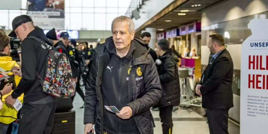 Reist mit seinem Team im kleinen Kreis nach Paris: BVB-Coach Lucien Favre. Foto: David Inderlied/dpa