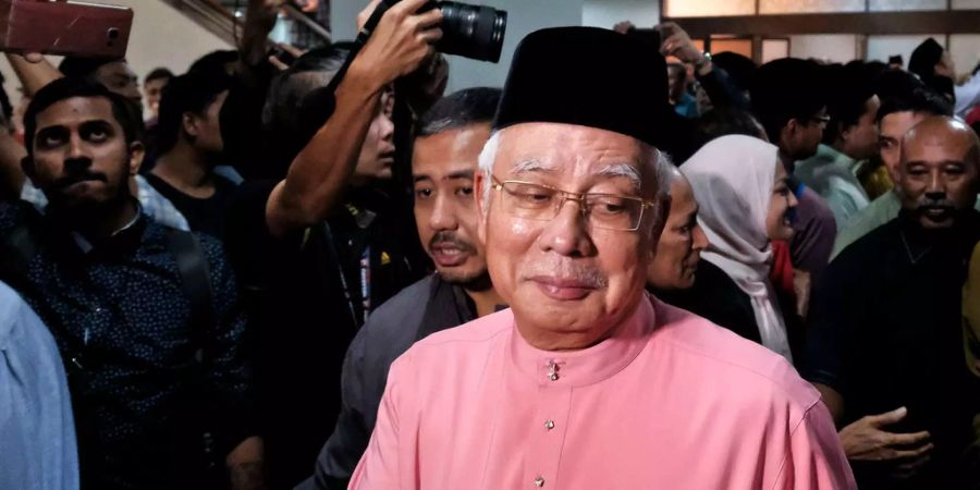 Für ihn hat es sich ausgemogelt: Najib Razak ist nicht mehr Premierminister. Er verfügt nun nicht mehr über die Mittel, um sich vor den Skandal-Vorwürfen gegenüber ihm zu schützen.