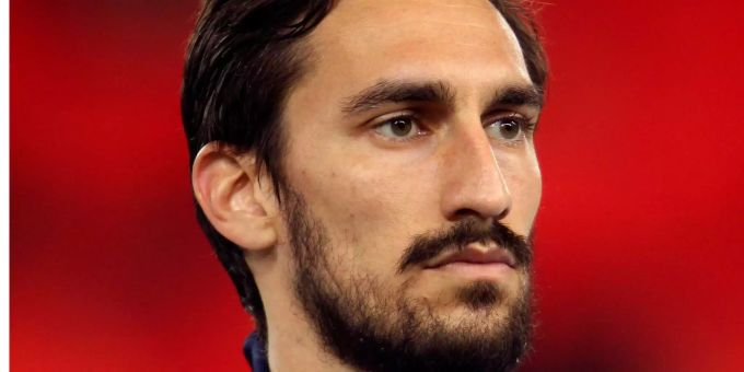 Ersten Erkenntnissen der Obduktion zufolge ist der Fiorentina-Captain, Davide Astori, eines natürlichen Todes gestorben. Ersten Erkenntnissen der Obduktion zufolge ist der Fiorentina-Captain, Davide Astori, eines natürlichen Todes gestorben.