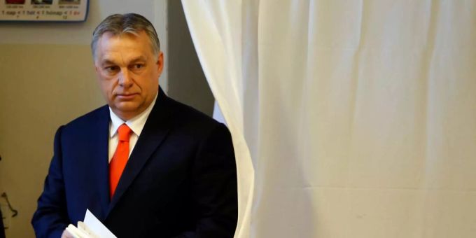 Viktor Orban hat zum dritten Mal in Folge den Sieg in den Wahlen davongetragen. Viktor Orban hat zum dritten Mal in Folge den Sieg in den Wahlen davongetragen.
