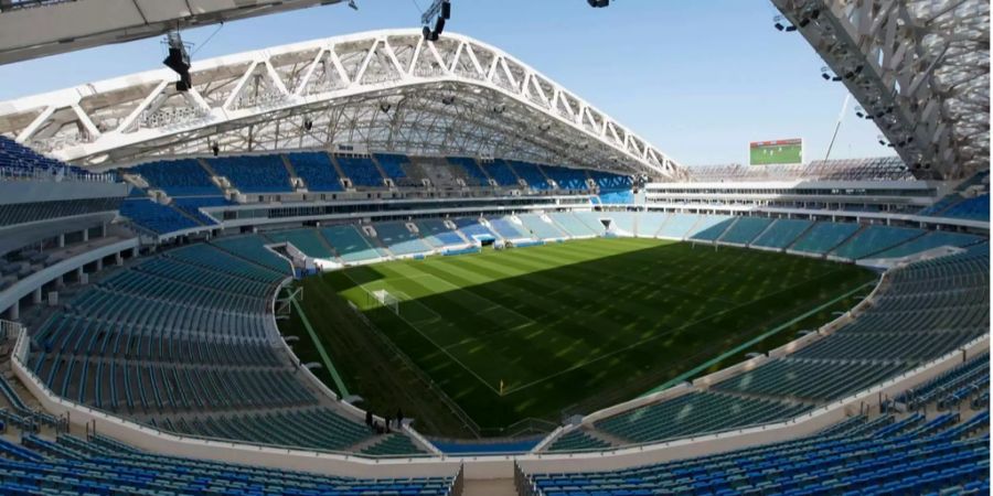 Dieses Stadion in Sotchi wird im Juni und Juli viele Fussball-Fans begrüssen.