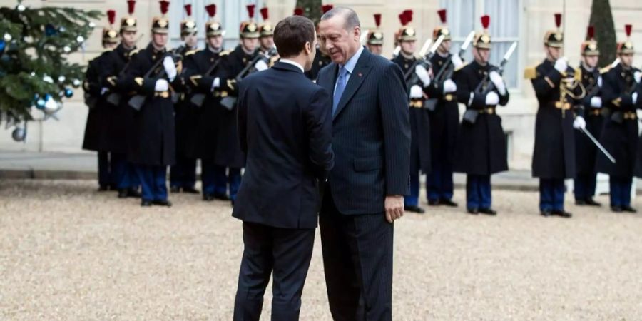 Recep Tayyip Erdogan ist empört über Macrons Vermittlungsabsichten.