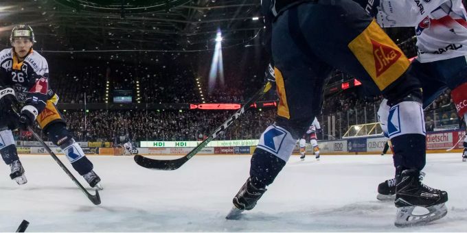 Eishockey EISHOCKEY, HOCKEY SUR GLACE, NATIONAL LEAGUE, MEISTERSCHAFT, QUALIFIKATION, SAISON 2018/19, EV ZUG, EVZ, ZSC, ZSC LIONS,