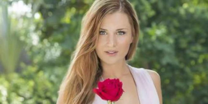 Bachelorette Eli Simic will sich den Busen machen lassen. eli simic.