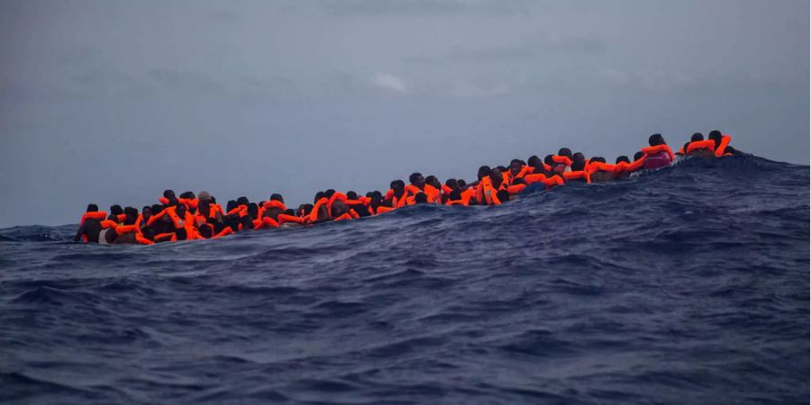 Flüchtlinge auf Boot