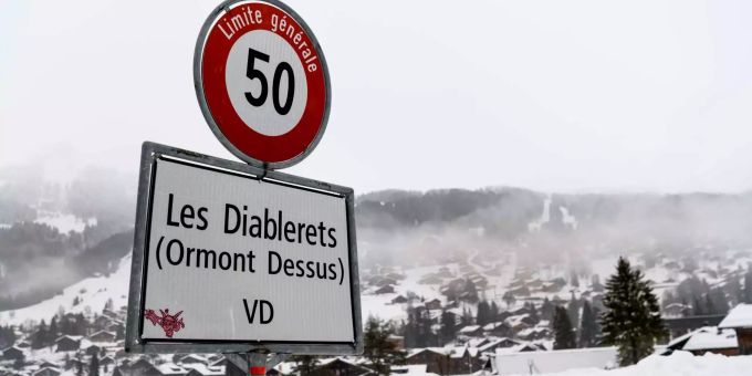 Ein 58-jähriger Schweizer stirbt bei einem Ski-Unfall in Les Diablerets VS. (Symbolbild) unfall