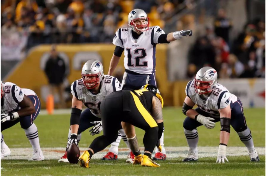 Nach dem Last-Minute-Schocker in Miami folgt für Brady und Co. die nächste Niederlage: Mit dem 10:17 gegen die Steelers hat New England die Qualifikation für den Bye-Platz in den Playoffs nicht mehr in den eigenen Händen. Zudem setzt für die Pats erstmals seit 2003 zwei Dezember-Niederlagen in Folge ab.