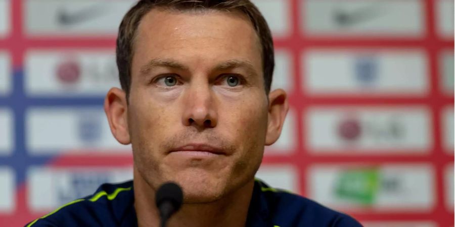 Stephan Lichtsteiner an der Pressekonferenz einen Tag vor dem Spiel der Schweiz gegen England.