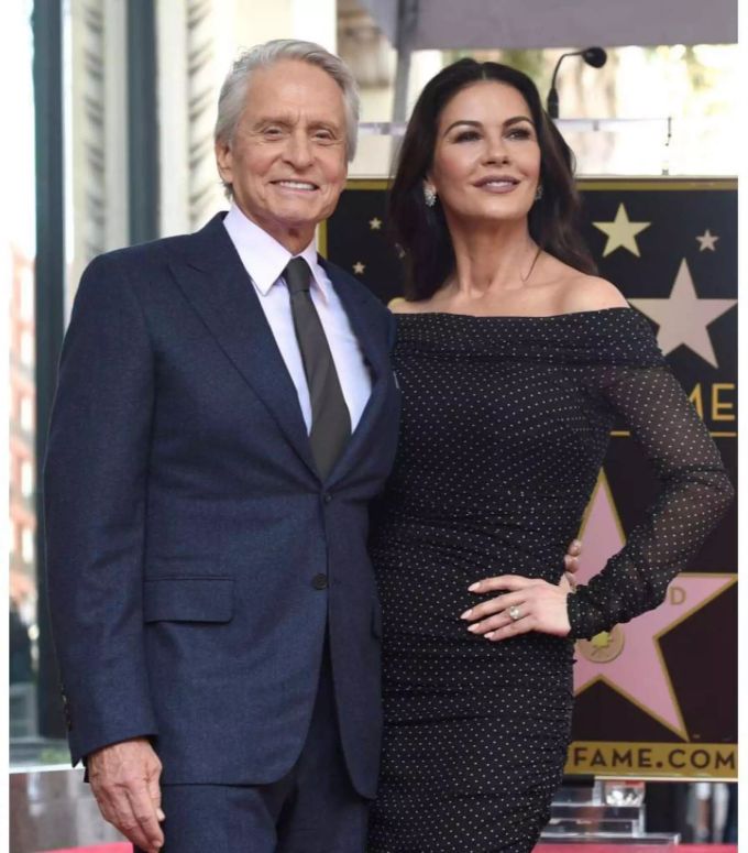 Catherine Zeta-Jones und Ehemann Michael Douglas bei der Einweihung seines Walk-of-Fame-Sterns. Catherine Zeta-Jones Michael Douglas