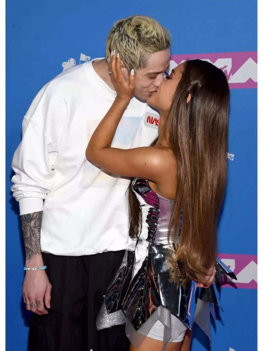 ariana grande pete davidson