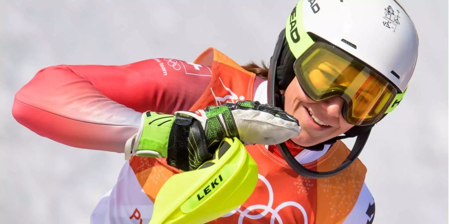 Wendy Holdener im Ziel nach dem 1. Lauf