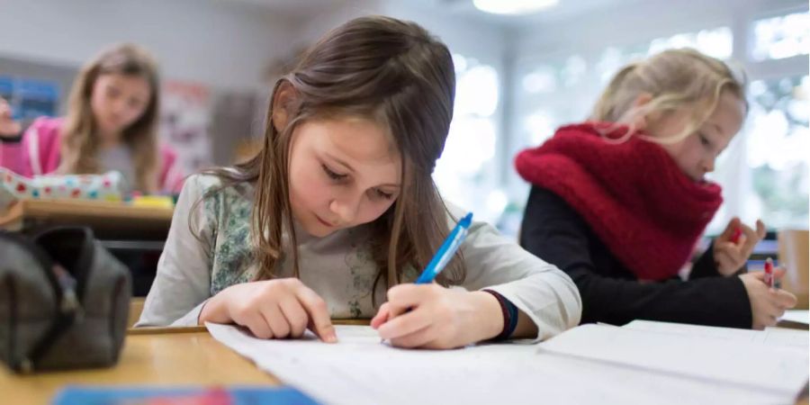 Die Schule bereitet bereist den Kleinen Angst – so sehr, dass sie vom Unterricht fernbleiben.