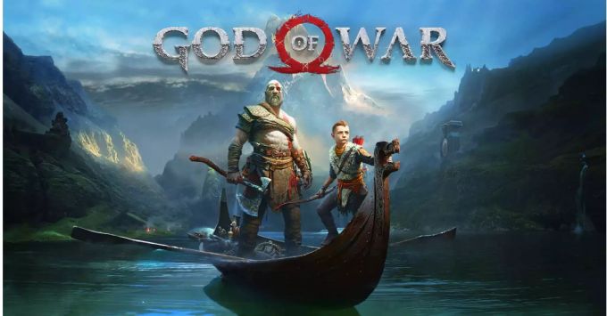 Ein Grossteil der Features des «Neues Spiel+»-Modus basiert auf dem Feedback der Spieler. Kratos steht mit seinem Jungen zusammen auf einem Schiff auf eiem See vor einem Berg. Kratos hält eine Axt. Sein Junge hält einen Bogen.