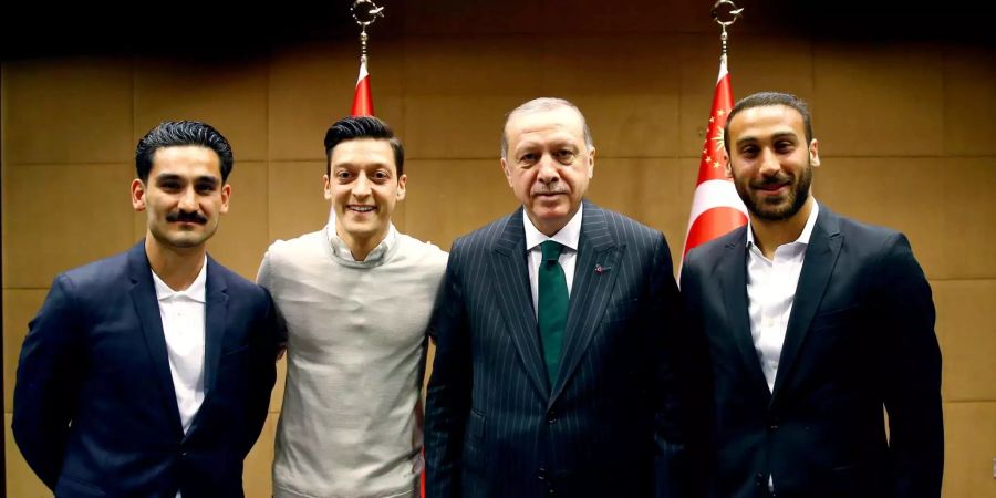 Mesut Özil und Ilkay Gündogan posierten mit dem türkischen Präsidenten Recep Tayyip Erdogan.