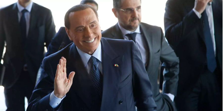 Berlusconi is back — zumindest will er zurück ins EU-Parlament 2019.