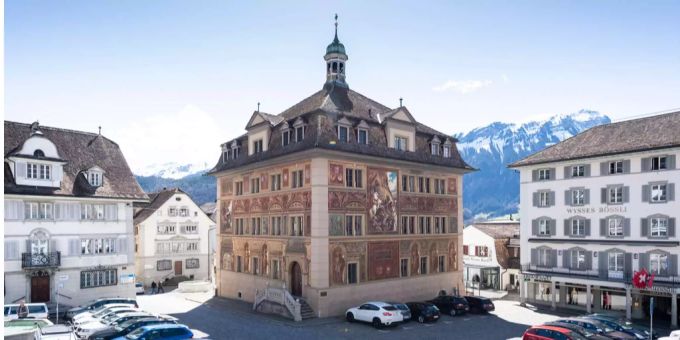 Das Parlamentsgebäude in Schwyz. Regierungsgebäude Schwyz