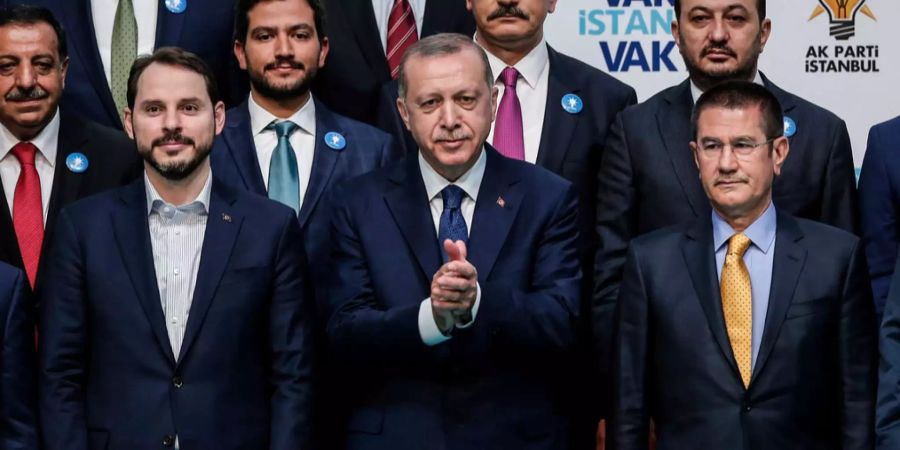 Die neue Regierung von Recep Tayyip Erdogan steht. Sein neues Kabinett umfasst 16 Minister.