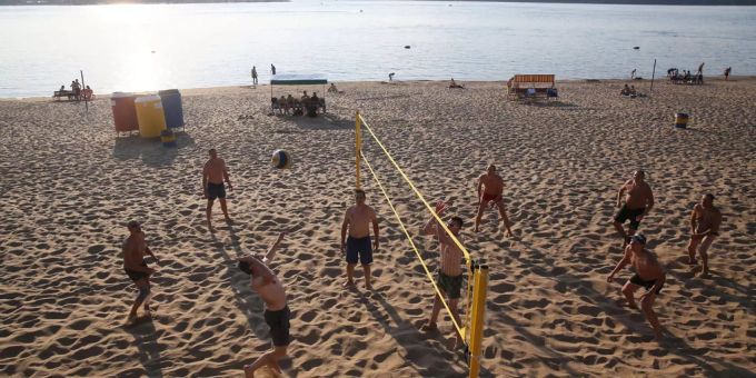 Zürich - Beach-Volley-Ball ist gefährlicher als Schwimmen