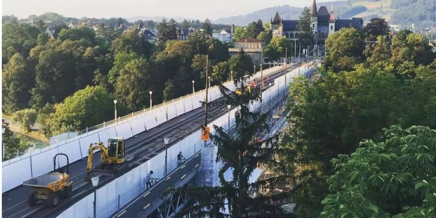 Die Kirchenfeldbrücke in Bern ist während den nächsten gut drei Monaten gesperrt.