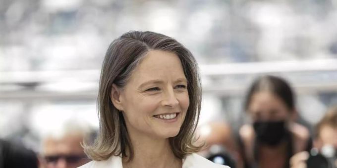 US-Schauspielerin Jodie Foster bei der Eröffnungsfeier der 74. Filmfestspiele in Cannes. Foto: Vianney Le Caer/Invision/AP/dpa US-Schauspielerin Jodie Foster bei der Eröffnungsfeier der 74. Filmfestspiele in Cannes. Foto: Vianney Le Caer/Invision/AP/dpa
