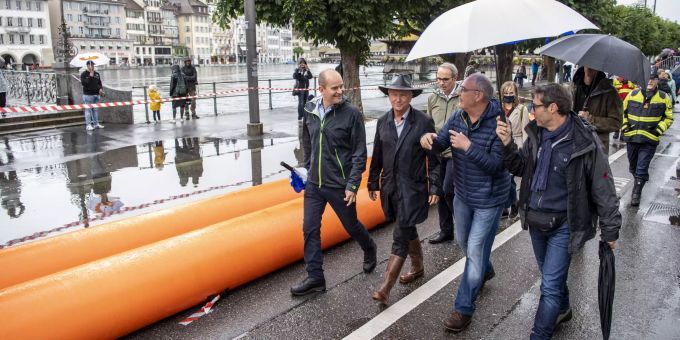 Bundespräsident Guy Parmelin machte sich in Luzern ein Bild. parmelin