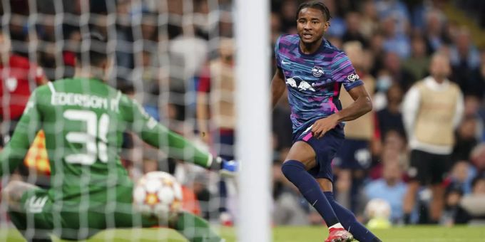 City-Goalie Ederson musste sich im Champions-League-Startspiel 2021 gleich dreimal von Christopher Nkunku bezwingen lassen. (Archivbild) Christopher Nkunku
