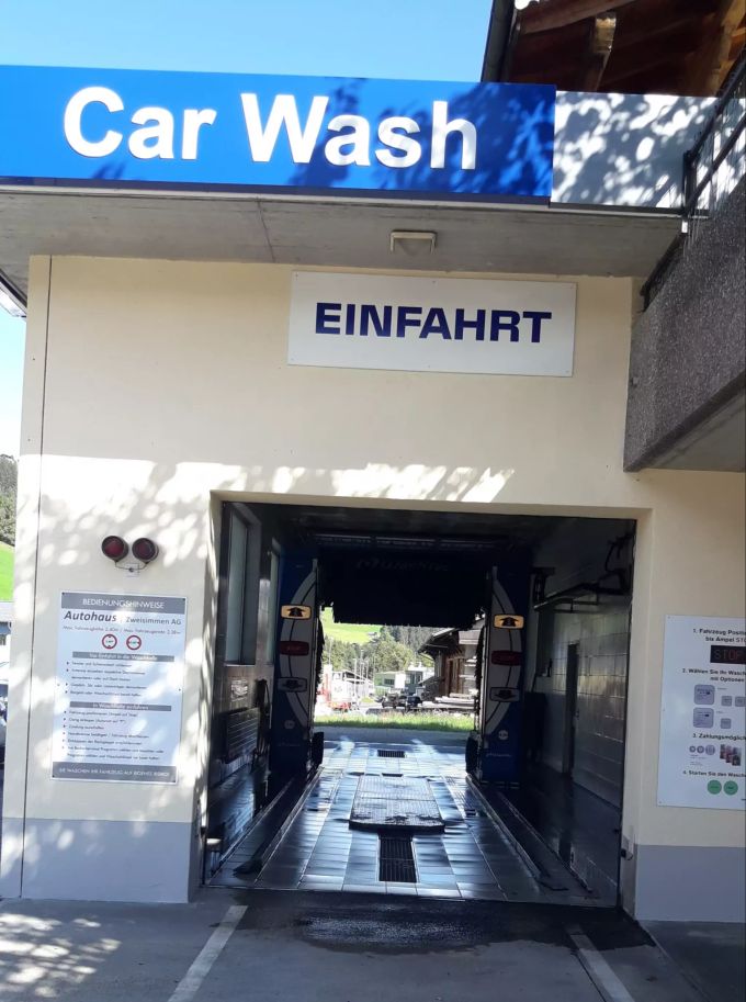 Die Waschanlage der Autohaus Zweisimmen AG. Autohaus Zweisimmen AG Waschanlage