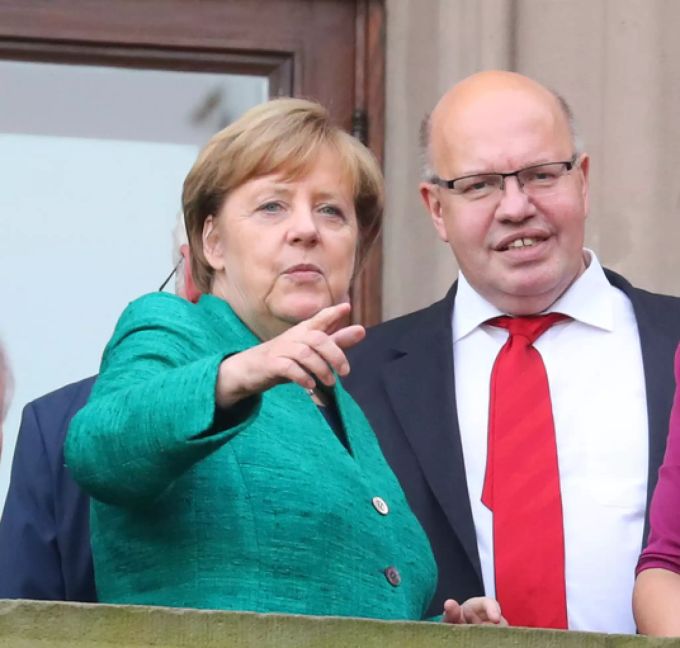 Wirtschaftsminister Altmaier Mit Notarzt In Klinik Gebracht