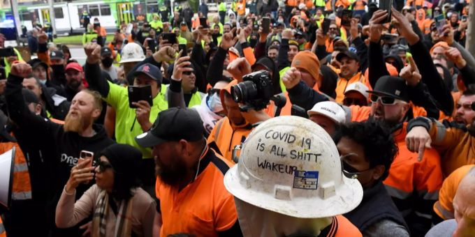 Die Baubranche protestiert in Australien gegen die obligatorische Impfung. Corona-Proteste