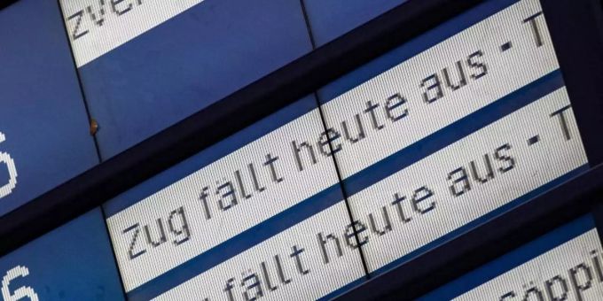 Bahnreisende sind mit Zugausfällen und Verspätungen konfrontiert. Die Gewerkschaft Deutscher Lokomotivführer setzt den Streik im Personenverkehr fort. Foto: Tom Weller/dpa Bahnreisende sind mit Zugausfällen und Verspätungen konfrontiert. Die Gewerkschaft Deutscher Lokomotivführer setzt den Streik im Personenverkehr fort. Foto: Tom Weller/dpa