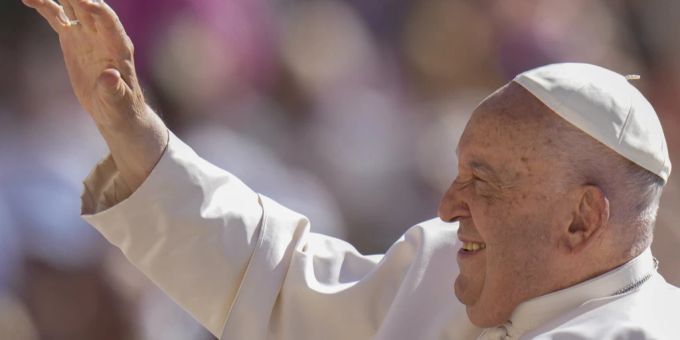 Wird Papst Franziskus seine Rolle als Primat in der christlichen Kirche aufgeben? (Archivbild) papst franziskus primat dokument