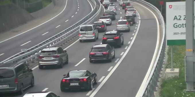 Vor dem Gotthard staut sich erneut der Verkehr. Gotthard