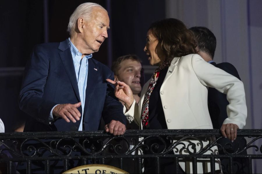 Weiter sei offen, wer Biden Nachfolge antreten soll. Zur Diskussion  stehe seine jetzige Vizepräsidentin Kamala Harris.