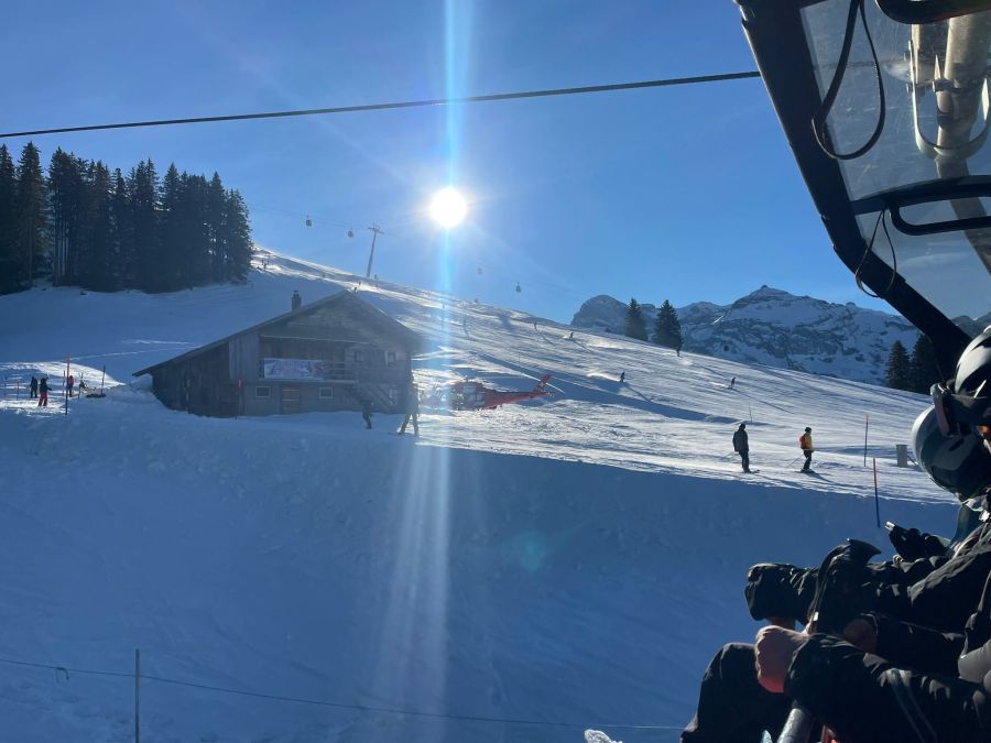 Eine Nau.ch-Leserreporterin beobachtete am Sonntag in der Skiregion Adelboden-Lenk mehrere Unfälle auf den Pisten – teils mit Rega-Einsätzen.