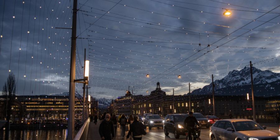 Die Seebrücke zwischen Bahnhof und Schwanenplatz ist stark befahren. (Archivaufnahme)