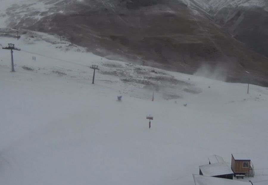 Auch im Graubünden ist der Winter eingezogen, wie der Blick von der Corviglia oberhalb von St. Moritz zeigt.