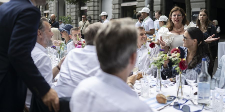 450 Meter Tafel Bahnhofsstrasse