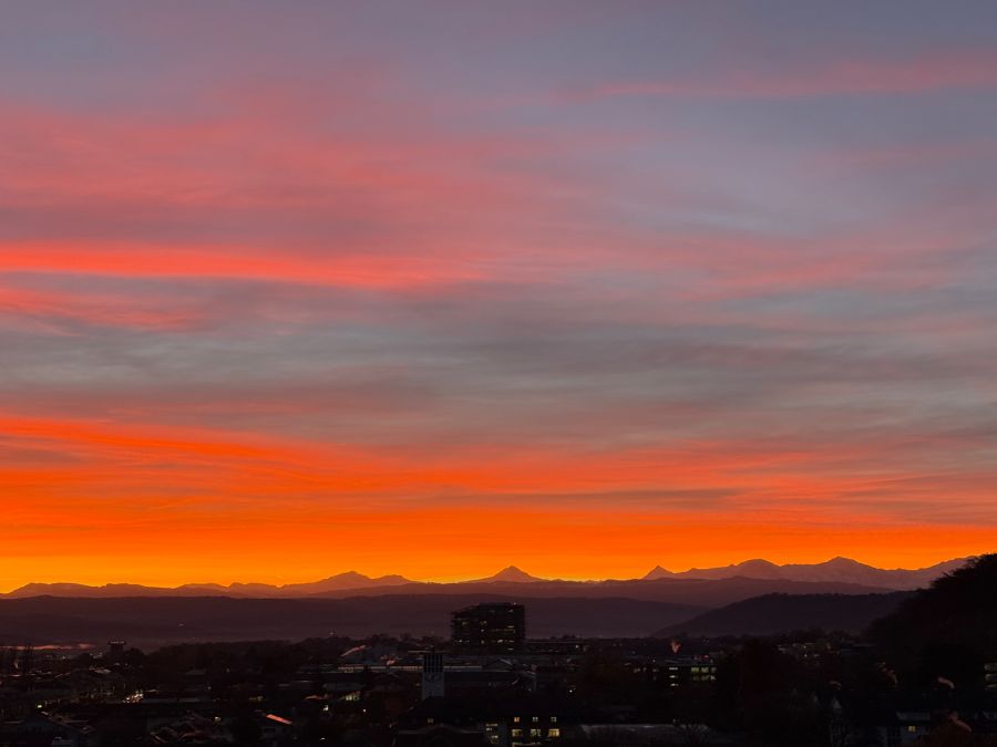 In Wabern BE zeigte sich der Himmel wunderbar farbig.