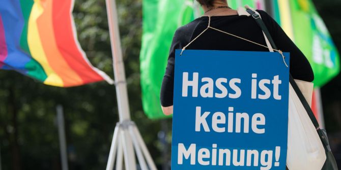 Protest gegen Hassnachrichten