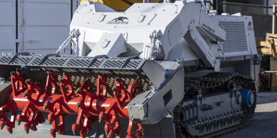 Die Maschine kann zwischen 300 und 1800 Quadratmeter pro Stunde entminen. (Archivbild)