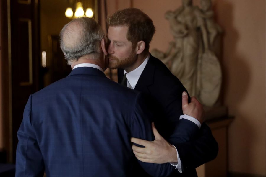 König Charles wird seinem Sohn per Telefon alles Gute wünschen.